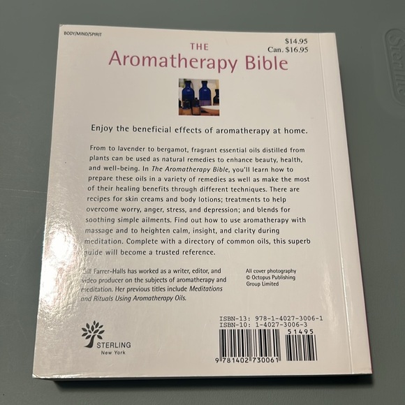 Book - Aromatherapy Bible by Gill Farrer-halls - Picture 2 of 2